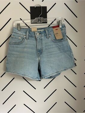 NWT Levi's Women's A-Line Shorts light wash stretch